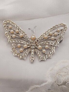 Vintage Signed D'Orlan Butterfly Brooch W/Rhinestone Crystals & Faux Pearls